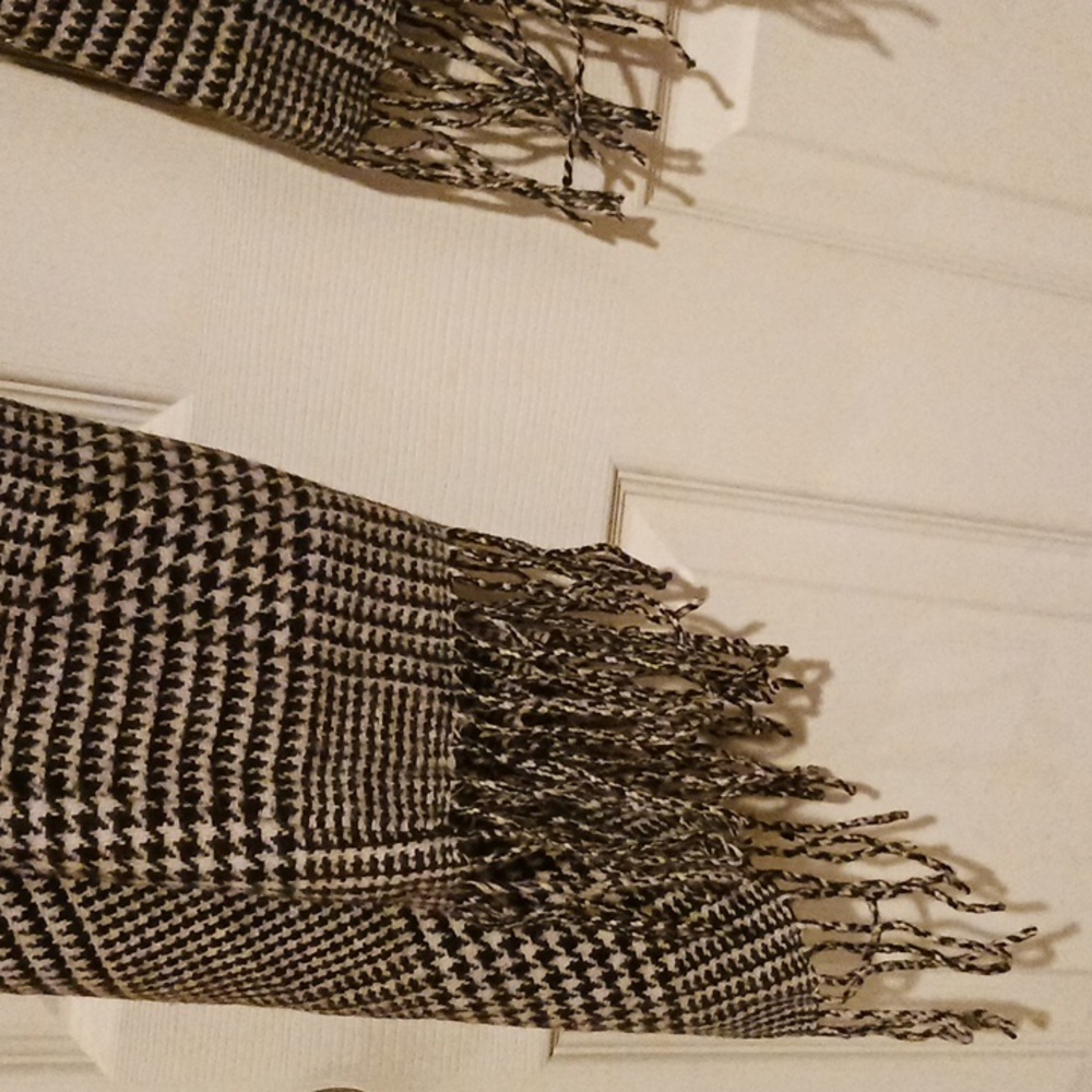 New Ladies Shawl - Picture 5 of 10